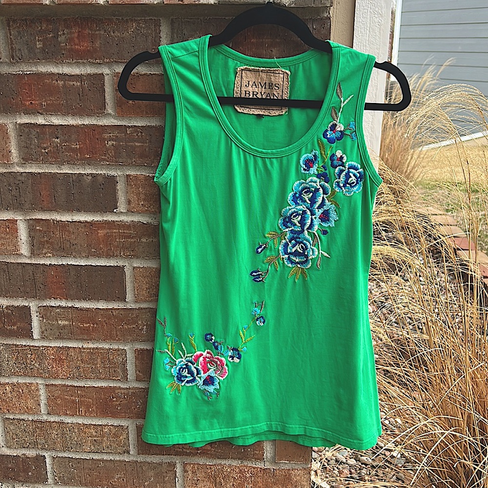JAMES BRYAN Green Ladies S Floral Embroidered Tank Top